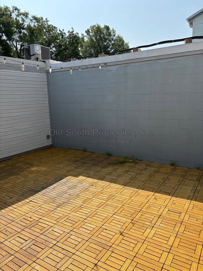 Building Photo - 8410 Williamsburg Cir