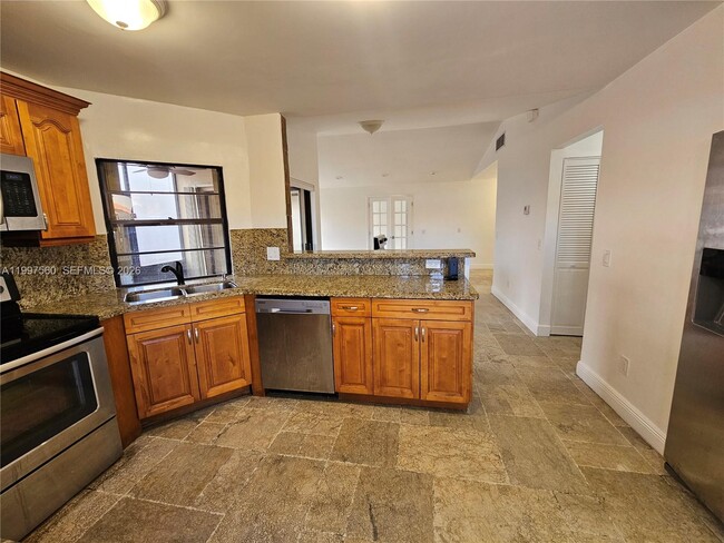 Building Photo - 15075 SW 49th Ln