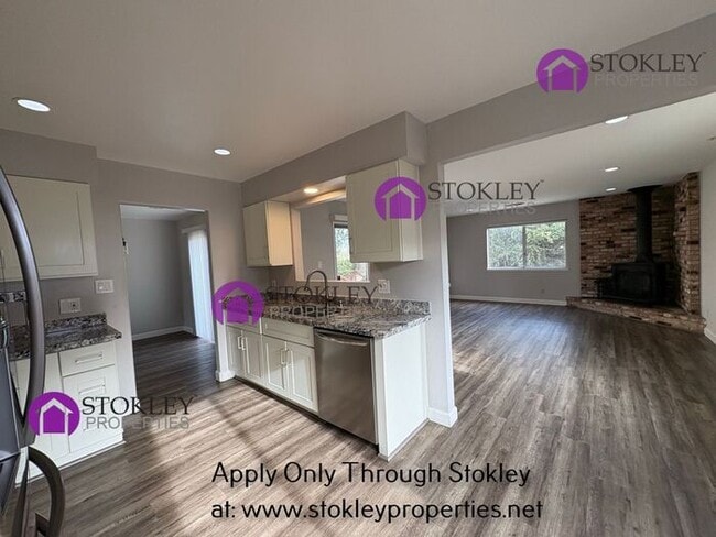 Building Photo - 1920 Encima Dr