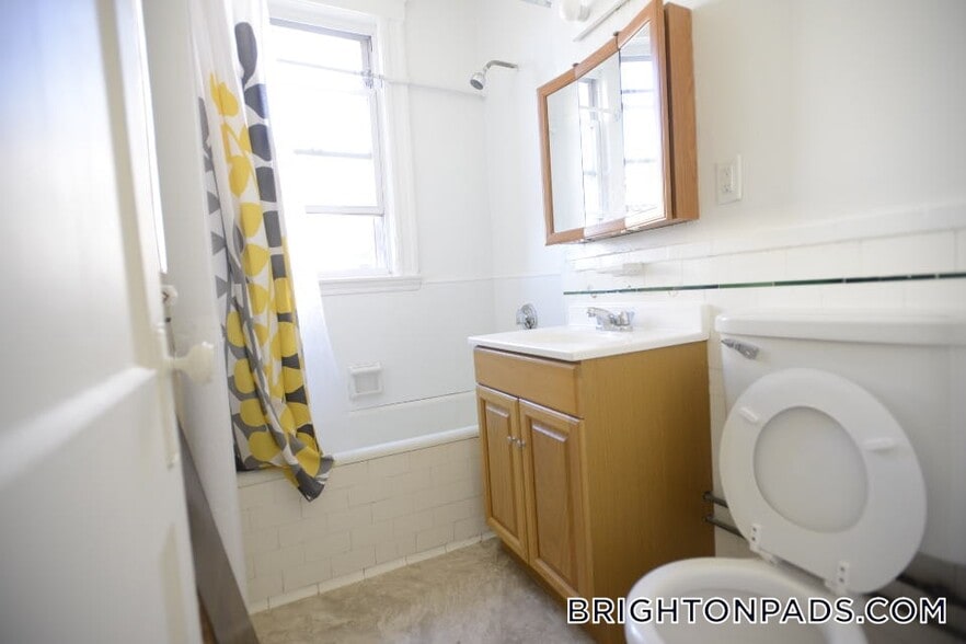 Building Photo - 116 Washington St