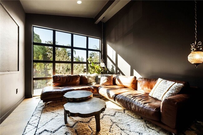 Building Photo - 354 5th Ave