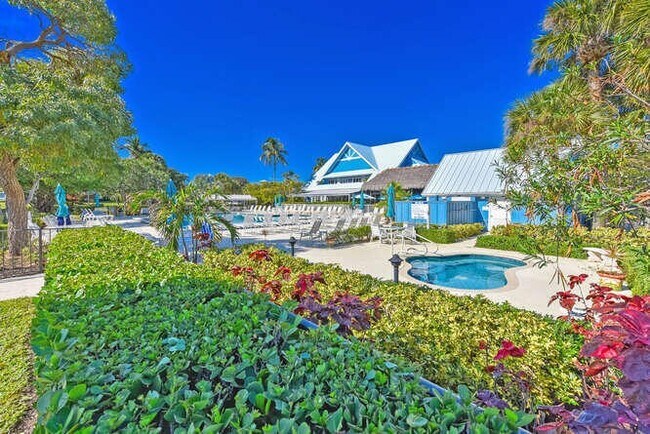 Building Photo - 353 S US Hwy 1