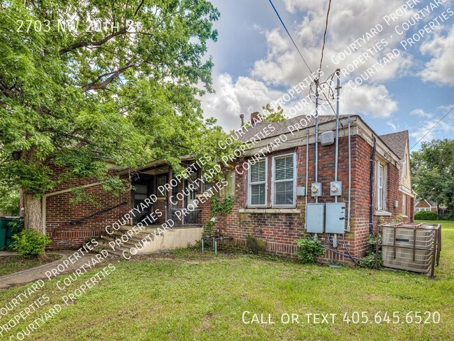 Building Photo - Adorable Tudor in Crestwood!