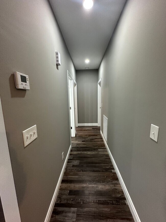 Building Photo - Newer 2-Bed 2-Bath home with high end fini...
