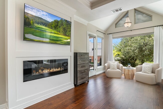 Building Photo - 922 Split Fairway