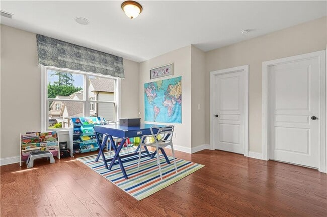 Building Photo - 705 Pressing Dr