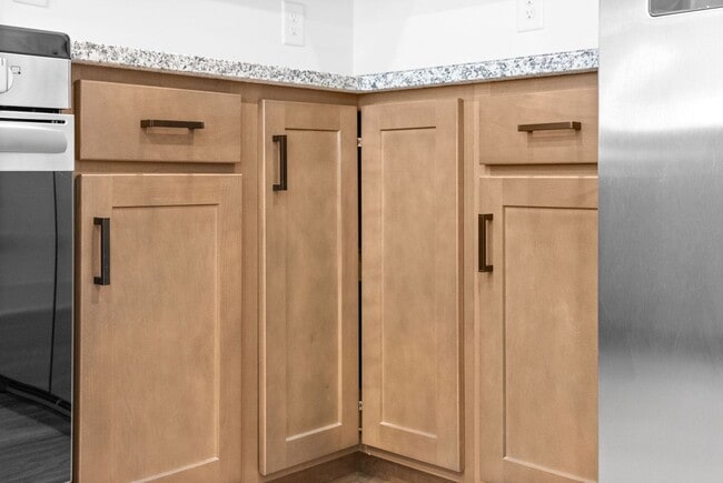 Building Photo - Luxury Townhome For Rent Near Billy Dunlop...
