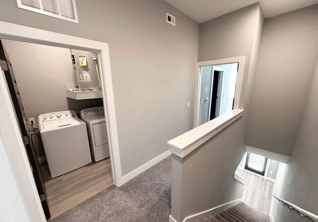Building Photo - 5005 E Parmer Ln