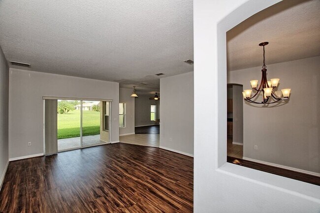 Building Photo - Spacious Home in Isles of Bellalago