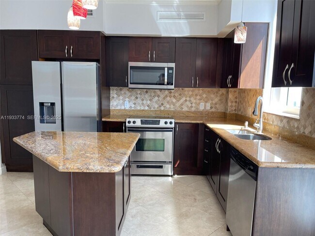 Building Photo - 1755 E Hallandale Beach Blvd