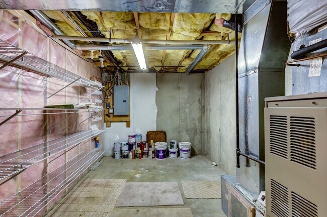 Building Photo - 28 Ptarmigan Dr