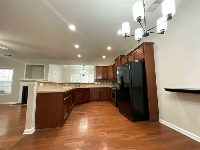 Building Photo - 2882 Cross Creek Dr