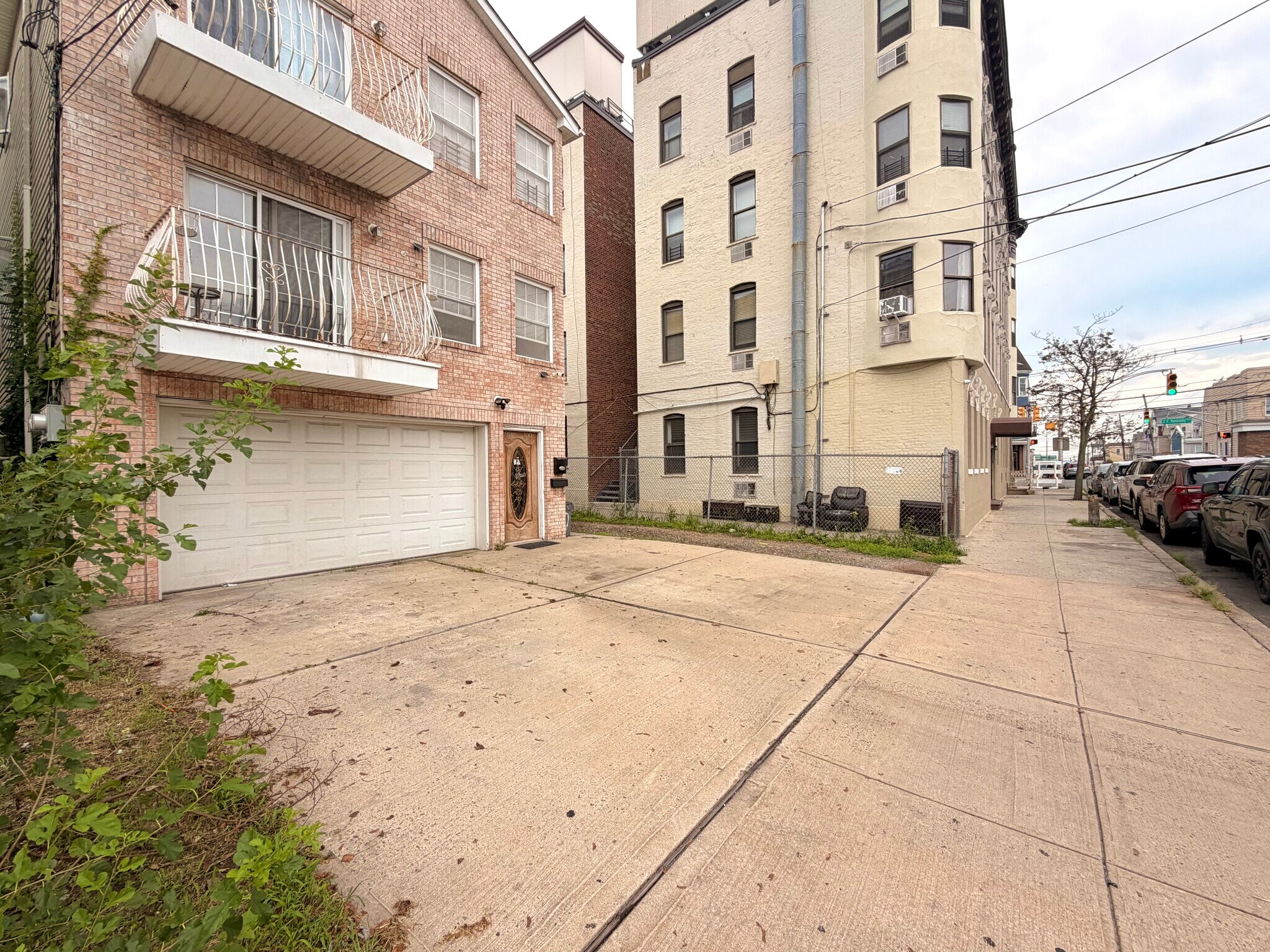Building Photo - 100 W 20th St