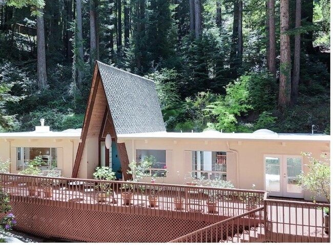 Building Photo - 350 Grandview Dr