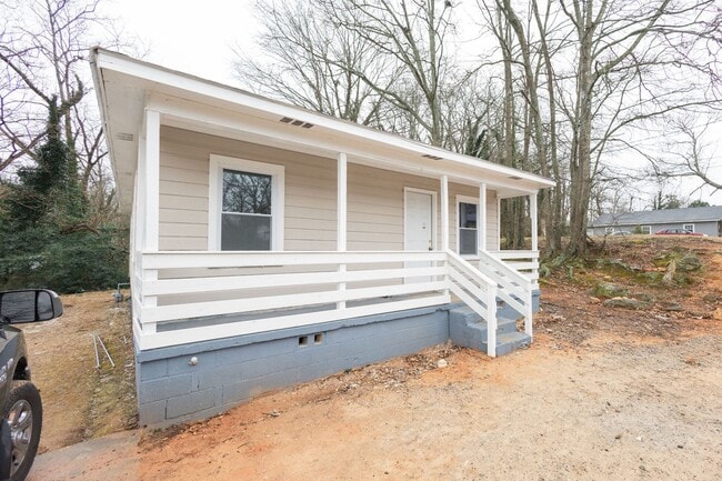 Building Photo - 3 Bedroom Home for Rent in Griffin, GA – $1,500/mo | 2 Bathrooms