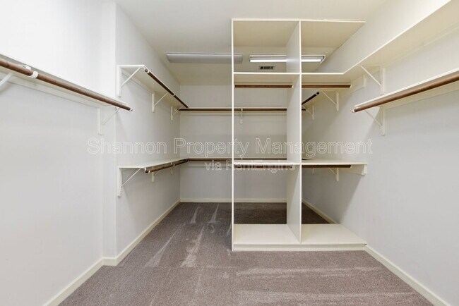 Building Photo - 4424 Blossom St