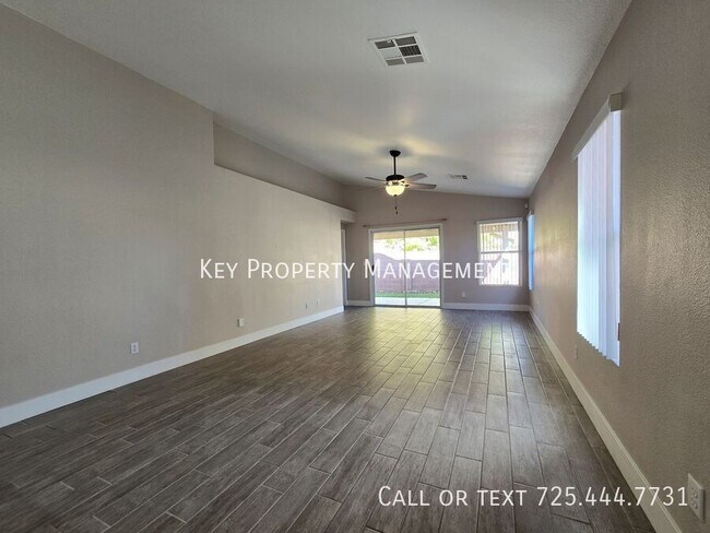 Building Photo - BEAUTIFUL 3 BED, 2 BATH HOME WITH OPEN FLO...