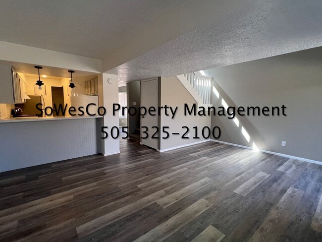 Building Photo - Beautifully Remodeled Condo (with seasonal pool upon availability)