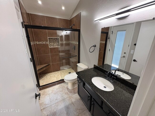 Building Photo - 5535 W Willow Ave