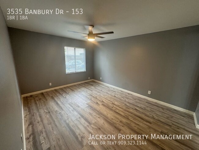 Building Photo - Great one Bedroom Condo