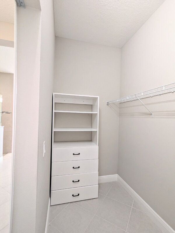 Building Photo - 13927 Old Creek Ct