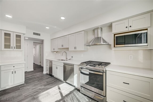 Building Photo - 4830 El Escorial Dr