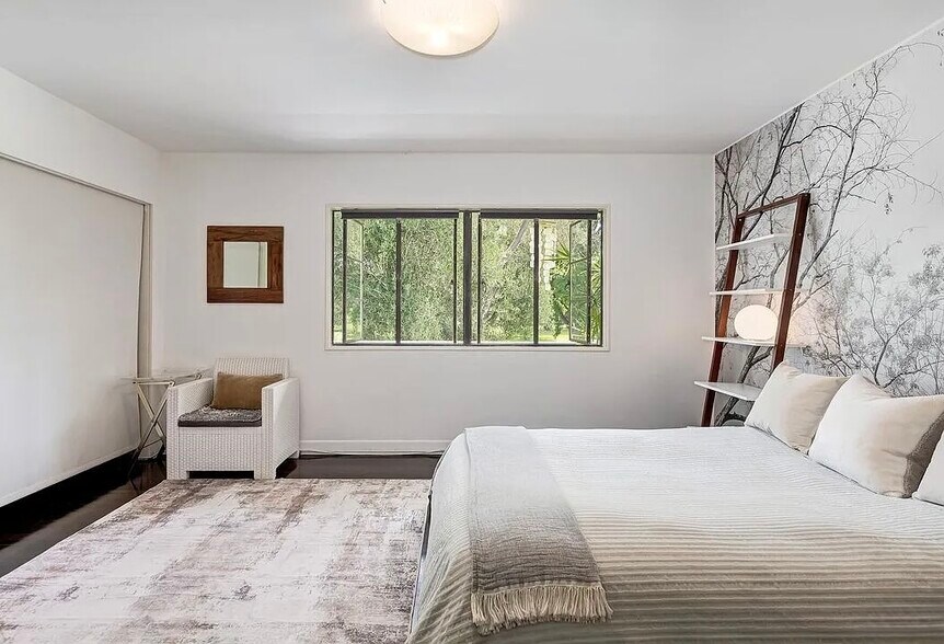 Bedroom - 5587 Village Grn