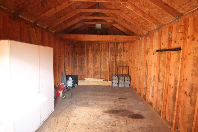 Building Photo - 7138 Summerlin Dr