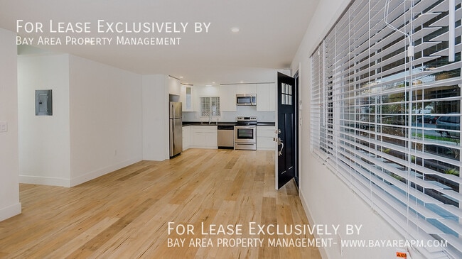 Building Photo - 697 Iris Ave