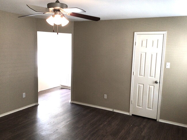 Building Photo - 15639 Barber Grove Ln