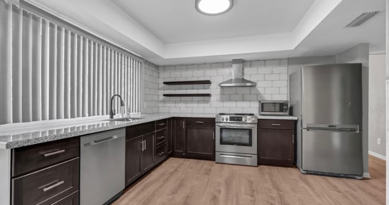 Building Photo - 2239 Fairgreen Dr