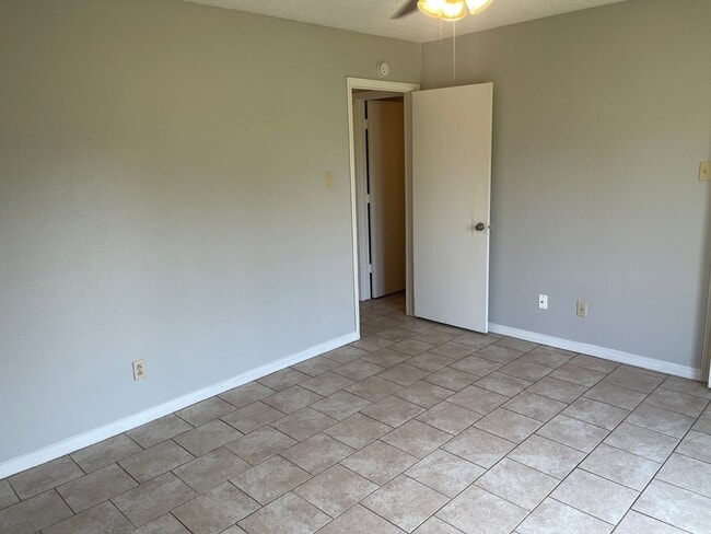 Building Photo - Jackson Street Duplex's