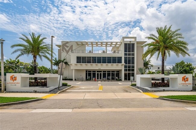 Building Photo - 10560 NW 63rd Terrace