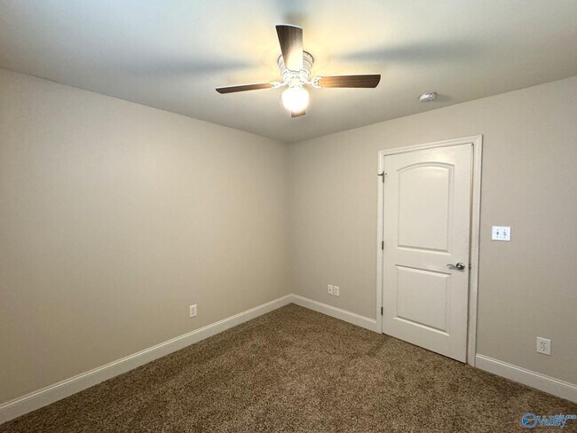 Building Photo - 24707 Rolling Vista Dr