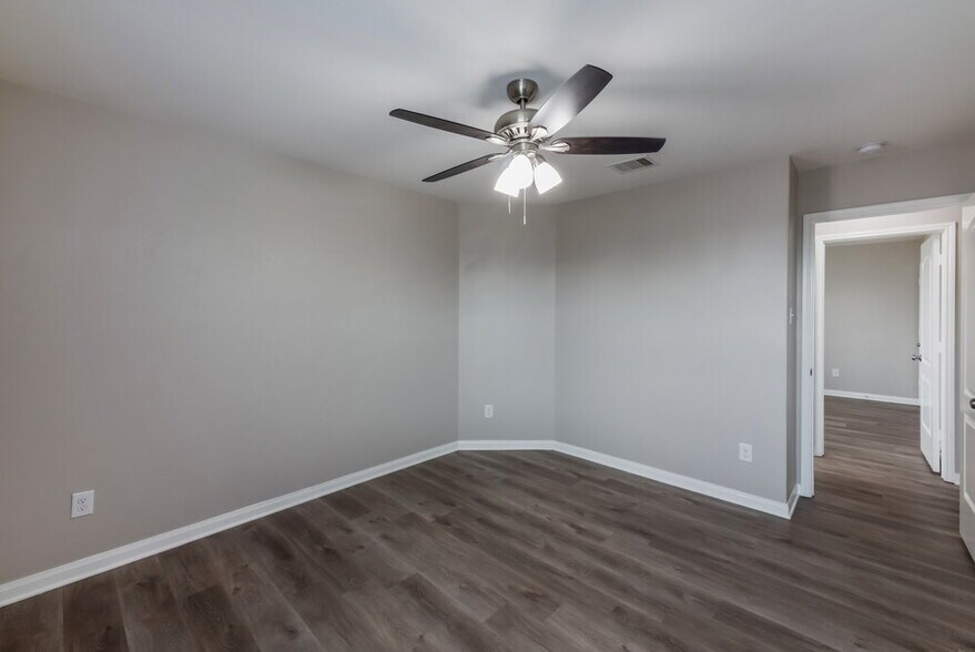 Building Photo - 6515 Gardners Brook