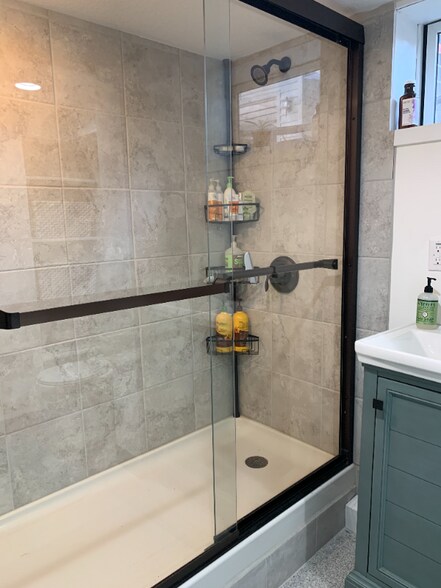 Building Photo - 1222 5th Ave SE