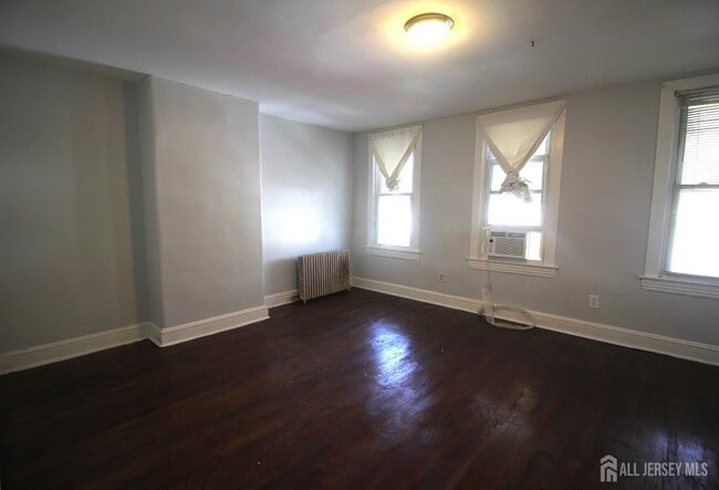 Building Photo - 417 Elmer St