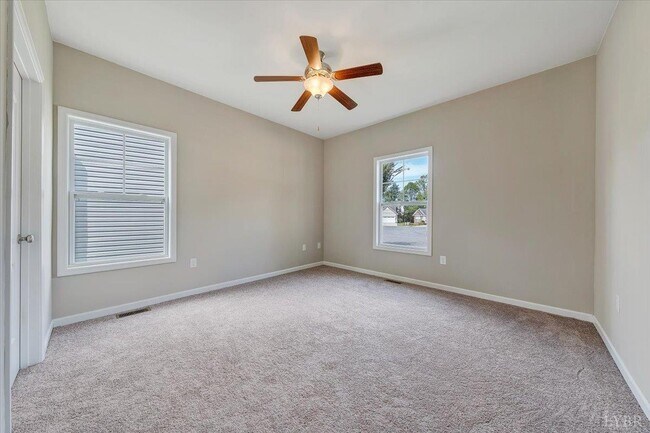 Building Photo - 109 Red Maple Ct
