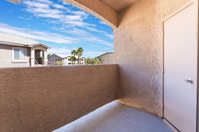 Building Photo - Upgraded condo in gated community