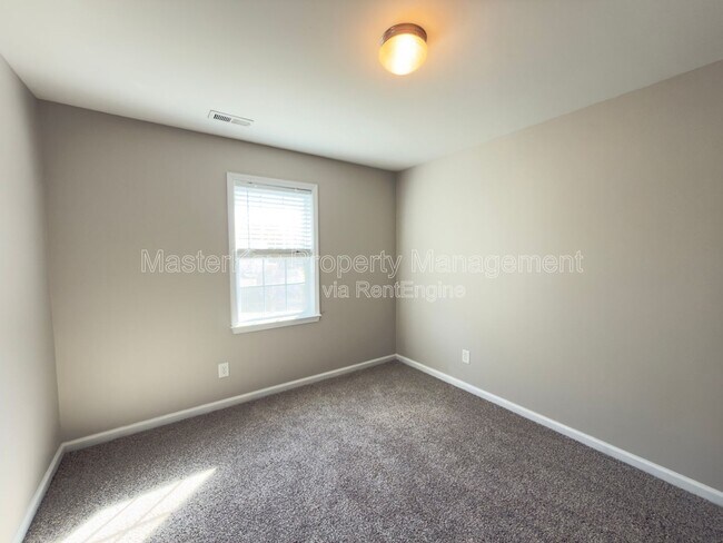 Building Photo - 2916 Hayward Ct