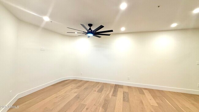 Building Photo - 8133 E Cortez Dr