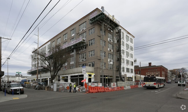Building Photo - 888