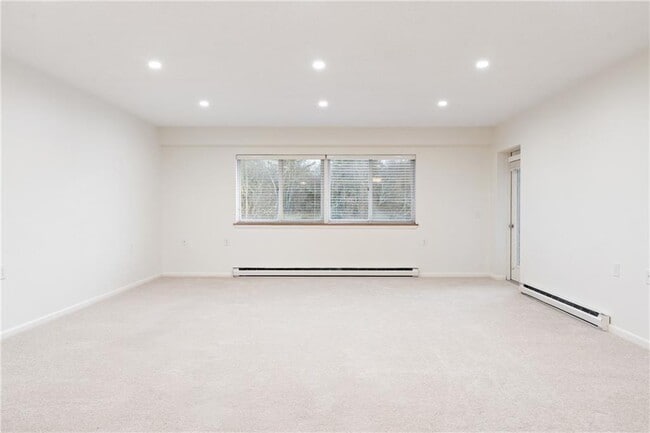 Building Photo - 30 Argyle Ave