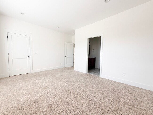 Building Photo - Spacious 4-Bedroom Home Near Tennessee Tech with Pool Access and Pet-Friendly Living