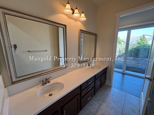 Building Photo - Stunning 3 Bed 2 Bath Home in East Garriso...