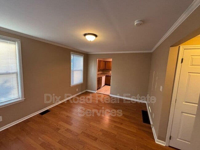 Building Photo - 348 Chase Ave