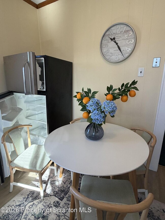 Building Photo - 701 Main St