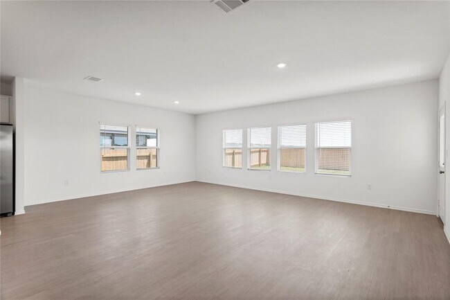 Building Photo - 110 Miglia St