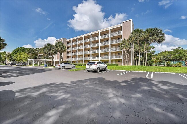 Building Photo - 1100 NW 87th Ave