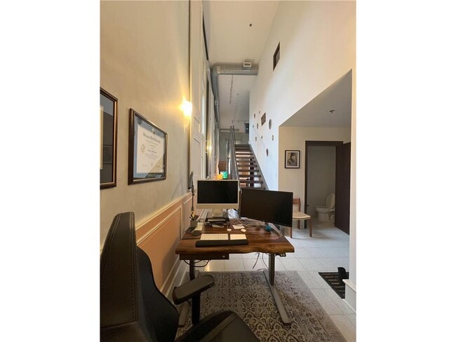 Building Photo - 214 4th St E